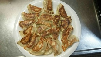 餃子、スキレットで焼きました