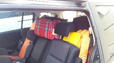車に道具を積み込む奥義 その３ 真ん中席にヘッドレストを造る