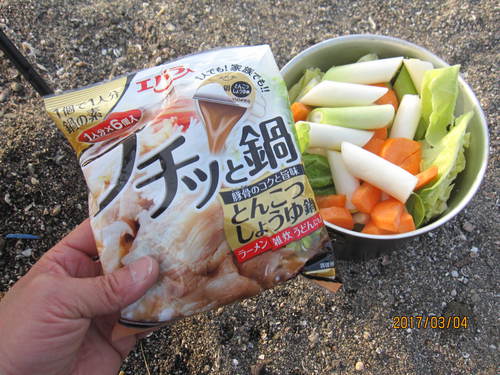 本年初出撃、三浦で野営グル。