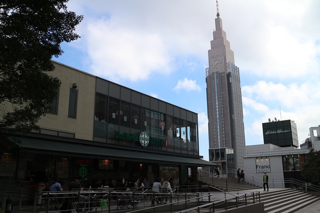 日曜日だってぇのに都庁の展望室へ行って2発目のモデルナ打ってきた