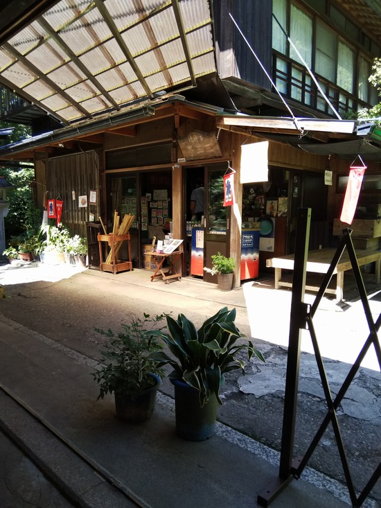 伏見稲荷大社に行ってきた。