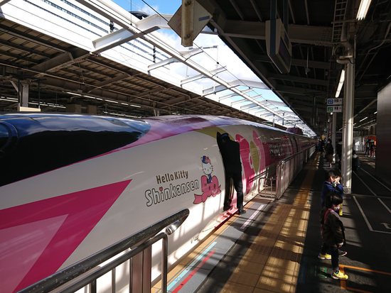 500系ハローキティ新幹線に乗って神戸の布引の滝に行ってきた。