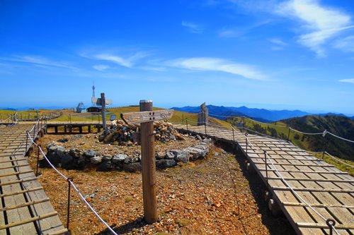 GW 2330Kmの旅⑤（絶景の剣山&次郎笈）