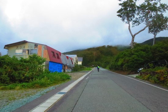 紅葉と綺麗な稜線の月山♪