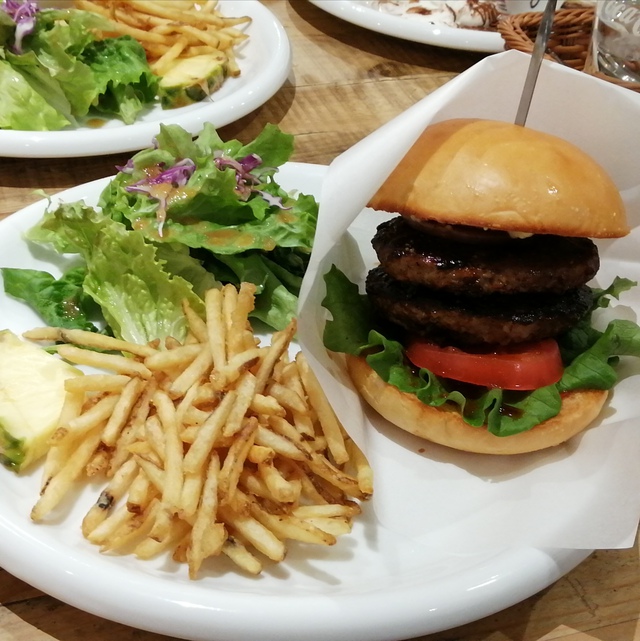 ALOHA Cafe ダブルバーガー