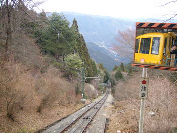 時短のためケーブルカーを使う：奥多摩御岳山 ②
