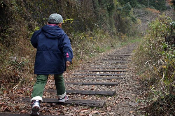 懐かしの線路跡を歩いて・・・廃線トレッキング～♪