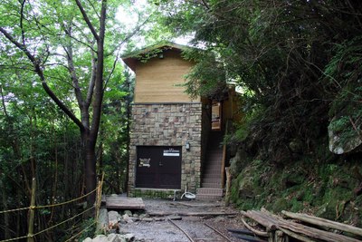 the floating Alps　森への旅立ちの朝