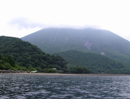 中禅寺湖　菖蒲ヶ浜キャンプ場　１