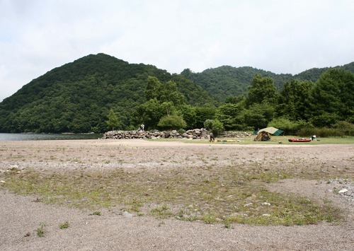 中禅寺湖　菖蒲ヶ浜キャンプ場　１