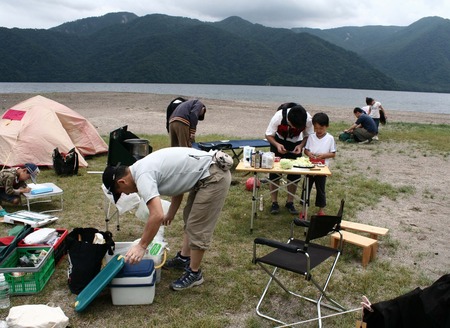 中禅寺湖　菖蒲ヶ浜キャンプ場　１