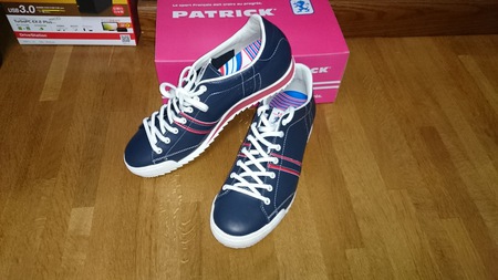 靴を買う。