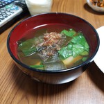 年跨暴飲暴食