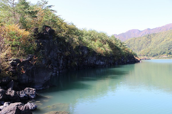 【鱒川チェック】♪♪PICA富士西湖キャンプ場：釣り場とイチオシポイントを公開！