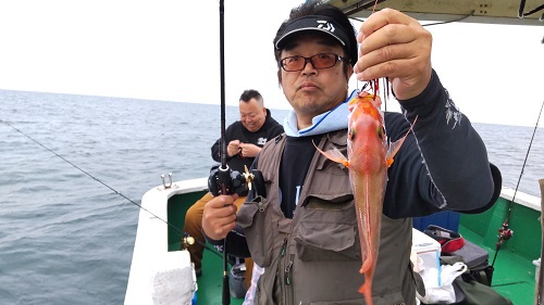 鯛ラバ便出てきました。大鯛ン・・・？。おおタラ(;´д｀)トホホ