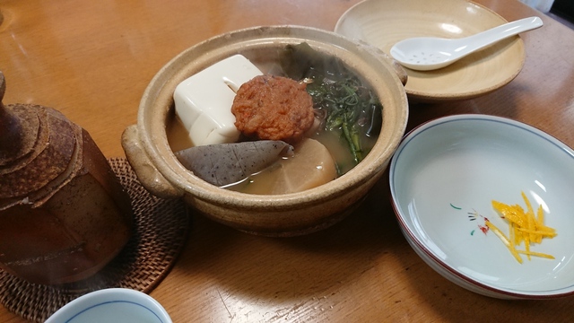 11/8 山茶開き始む[72候]