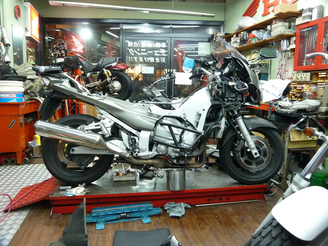 ヤマハ　FJR1300　車検　HID　フロントフォーク