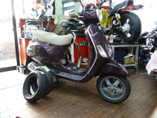 ベスパＬＸ125　タイヤ交換　ブレーキメンテナンス