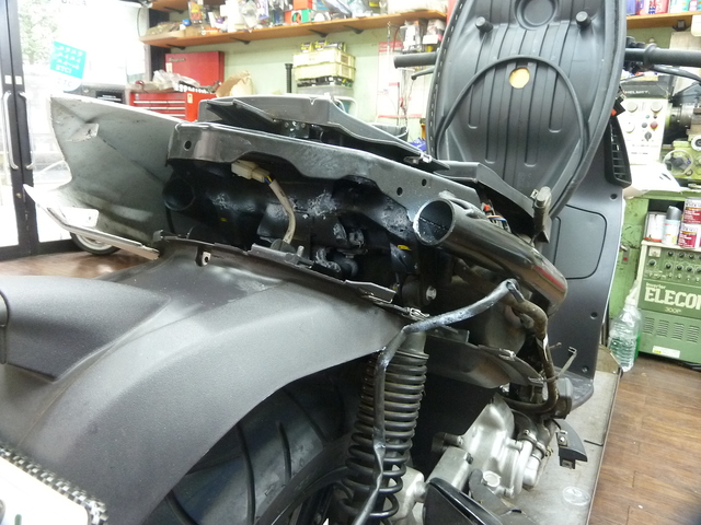 アプリリア スポーツシティ２５０ＩＥ　ブレーキランプ