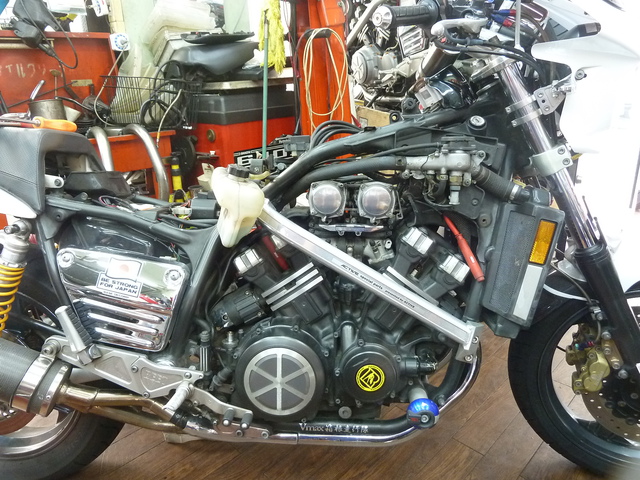 Ｖ－ＭＡＸ　12万3千キロ　車検整備