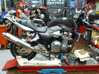 ホンダ　CB1300SF　ステムベアリング交換