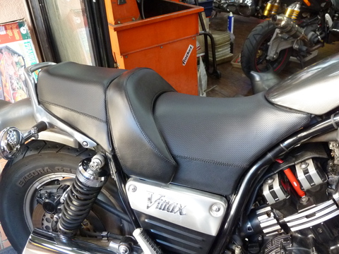 ヤマハ　V-MAX　シート生地、製作　張替え