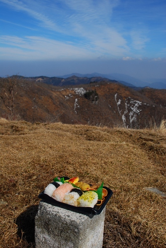 雲早山1495.9m