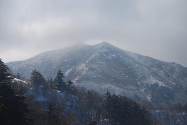 新雪の剣山