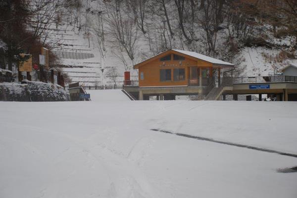 新雪の剣山
