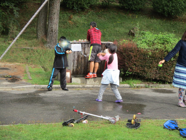 3組で野呂山キャンプ場　雨の撤収　⑥