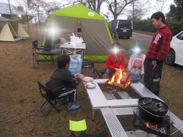 竜天キャンプ場4組で食べて飲んで...②