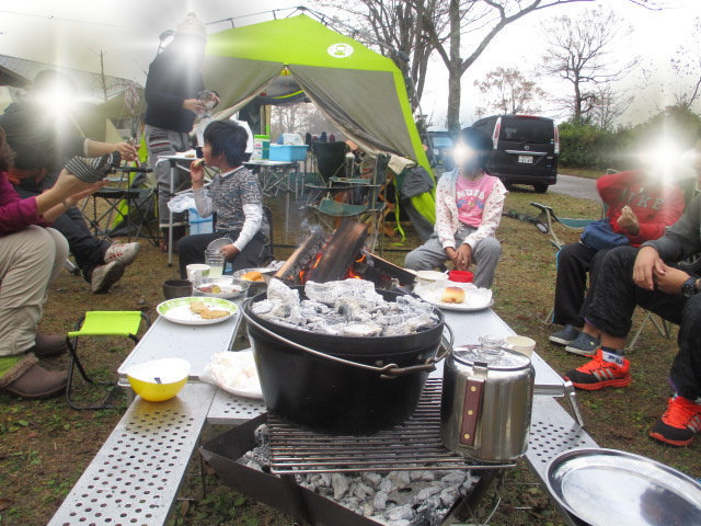 竜天キャンプ場4組で食べて飲んで...②