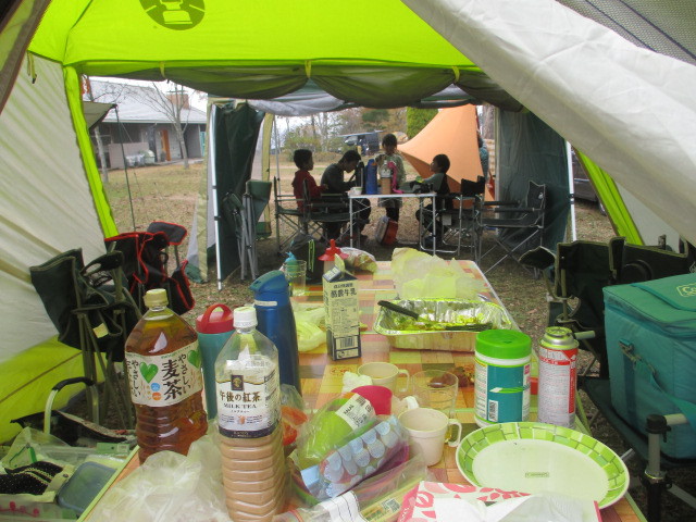 竜天キャンプ場4組で食べて飲んで...②