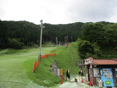 若杉高原大屋キャンプ場　芝でスノボ　④ 2017/09/15 19:30:04