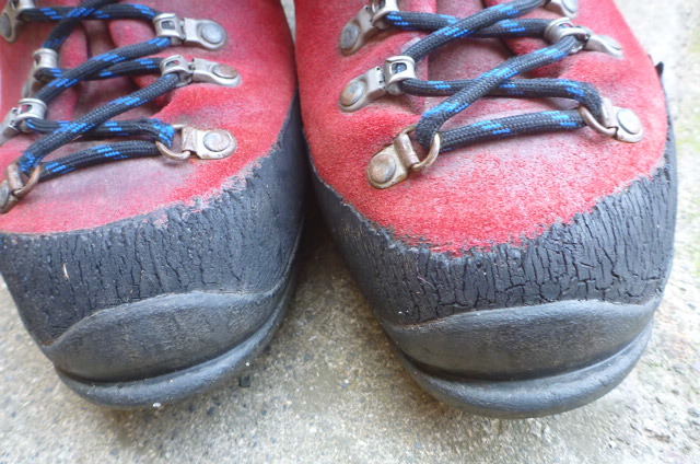 ソロもん 登山靴のつま先ラバーソール剥がれの修理