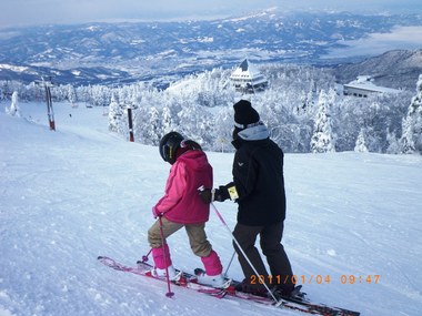 大雪のはずが、蔵王温泉スキー場