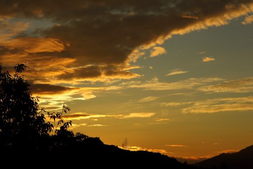 雨上がりの夕日