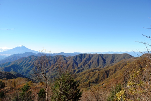 秋晴れの雁ヶ腹摺山と姥子山①