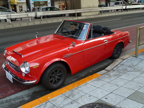レストアしていました。　フィアレディーＳＲ311