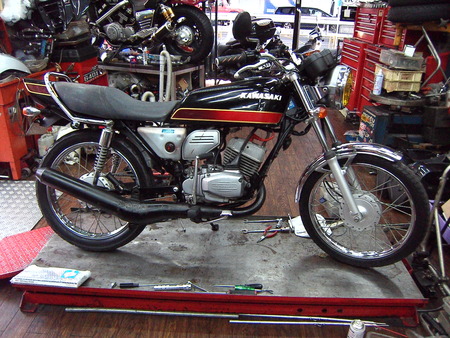 世田谷区のバイク屋モトアペックス:ＫＨ125Ｍ タイカワサキ