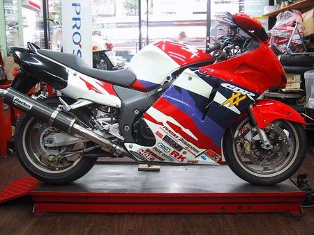 CBR１１００XX、ブラックバード、トリコロール