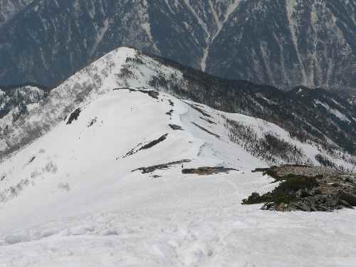 残雪の山へ