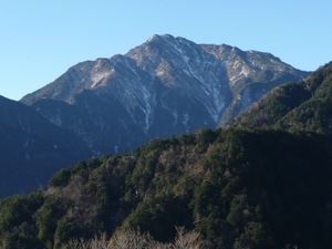 ヤツと甲斐駒を眺めに日向山～