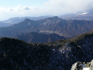 強風の中、御座山へ～