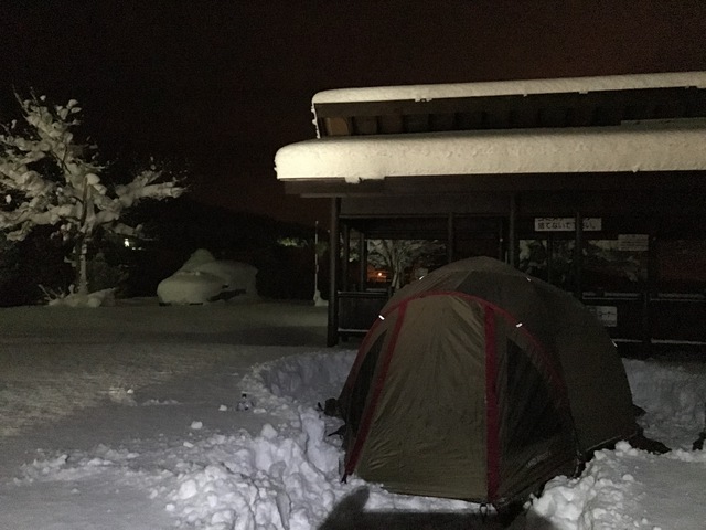 今年初の雪中キャンプ！エルム高原家族旅行村11月25日～26日