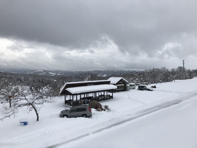 今年初の雪中キャンプ！エルム高原家族旅行村11月25日～26日