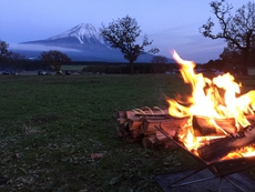 焚火と富士山 ｉｎ ふもとっぱらキャンプ場