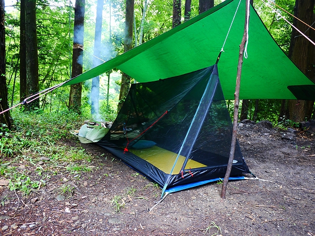雨と緑のソロキャンプ　