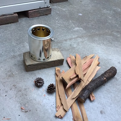 格安キャンプはじめます 自宅で焚き火 ペンキ缶でウッドストーブ作りました