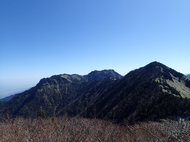 晴天の「鞍瀬の頭」へ（＾－＾）